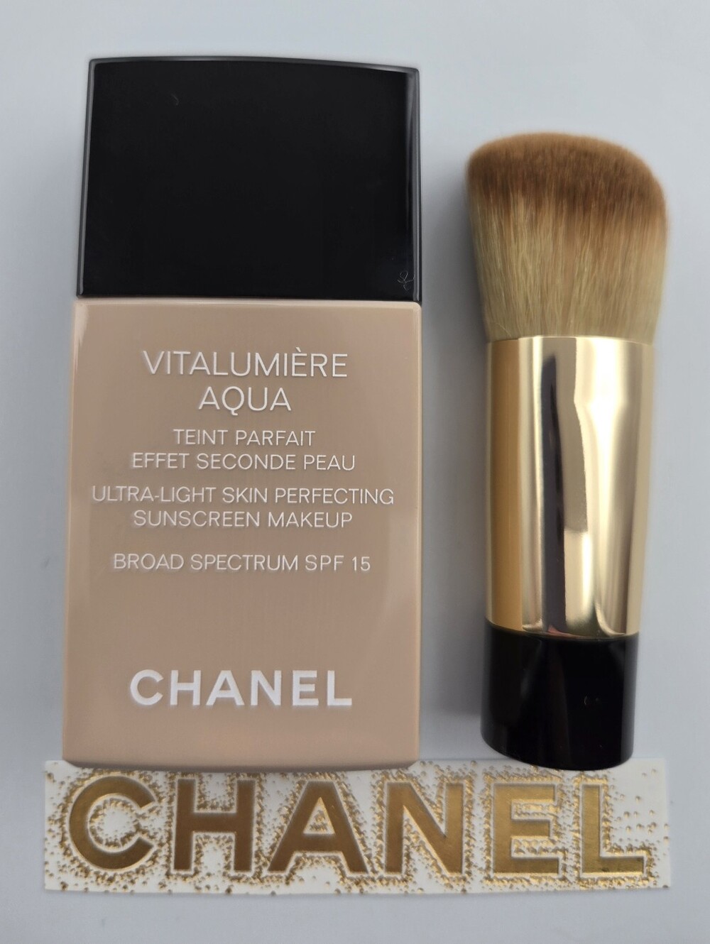 CHANEL VITALUMIERE AQUA 40 BEIGE Ultra-Light Makeup SPF15 New  Brush No Box